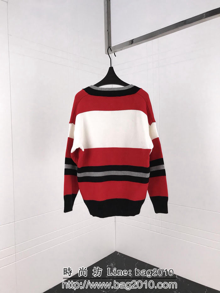 BURBERRY巴寶莉 專櫃同步 18ss秋冬新款 撞色大V淨毛衣 情侶款 ydi1386